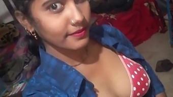 Village Love: Indian Village Girl'S Nipples And Pussy Exposed