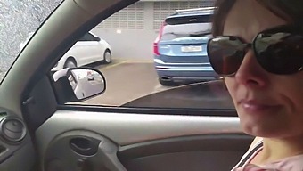 Egy Utas Orális Szexszel Fizet Az Uber Sofőrjének Az Utazásért Cserébe - Teljes Körű Szolgáltatás A Red And Sheer Oldalon