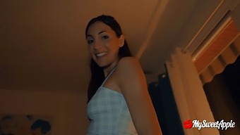 Mecz W Ubraniu Na Tinderze Zaskakuje Nieoczekiwanym Creampie.